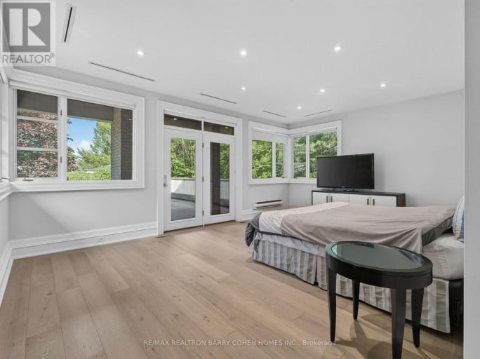 17 ALDERBROOK DRIVE, Toronto (Banbury-Don Mills), Ontario, M3B1E3
