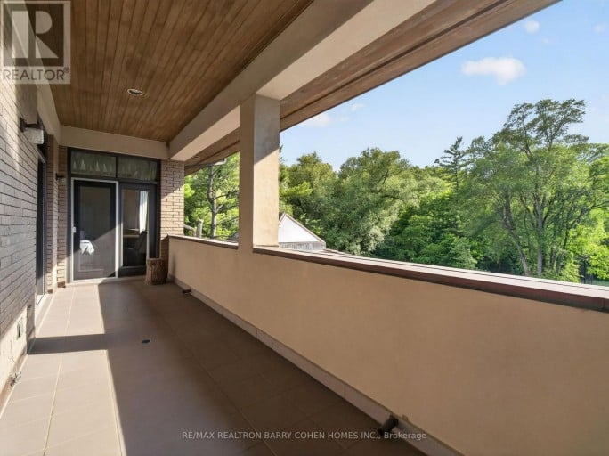 17 ALDERBROOK DRIVE, Toronto (Banbury-Don Mills), Ontario, M3B1E3
