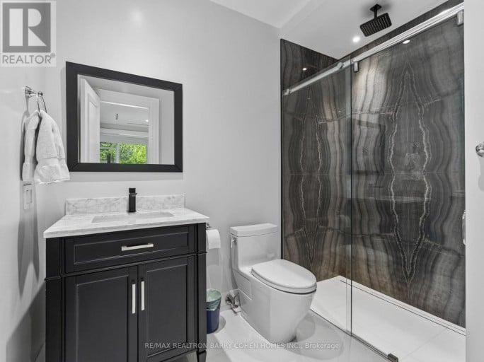 17 ALDERBROOK DRIVE, Toronto (Banbury-Don Mills), Ontario, M3B1E3