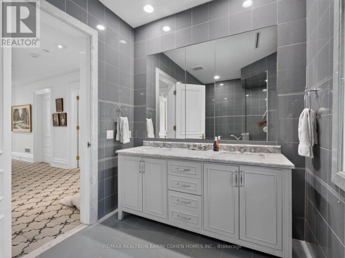 17 ALDERBROOK DRIVE, Toronto (Banbury-Don Mills), Ontario, M3B1E3