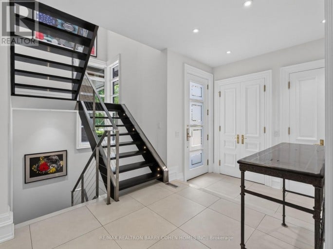 17 ALDERBROOK DRIVE, Toronto (Banbury-Don Mills), Ontario, M3B1E3