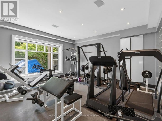 17 ALDERBROOK DRIVE, Toronto (Banbury-Don Mills), Ontario, M3B1E3