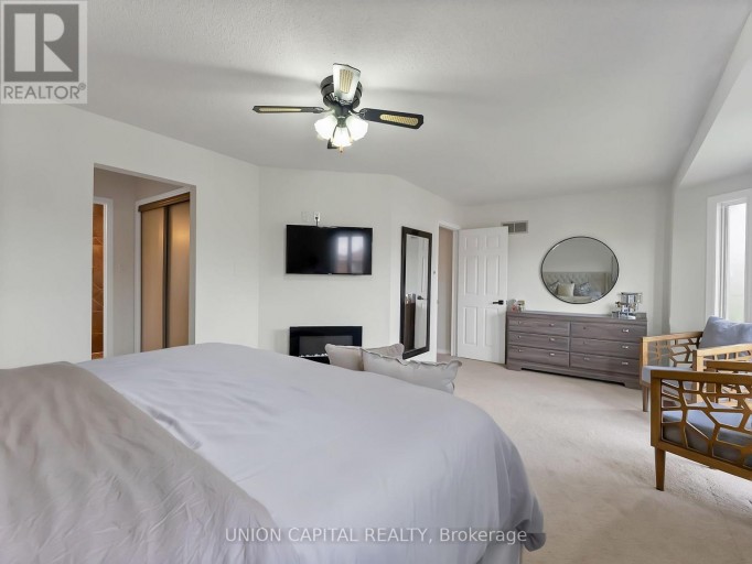 772 PEBBLE COURT, Pickering (Amberlea), Ontario, L1V3P3