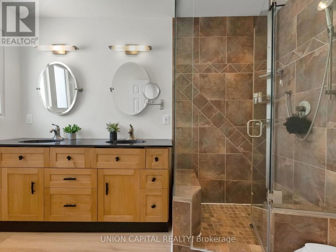 772 PEBBLE COURT, Pickering (Amberlea), Ontario, L1V3P3