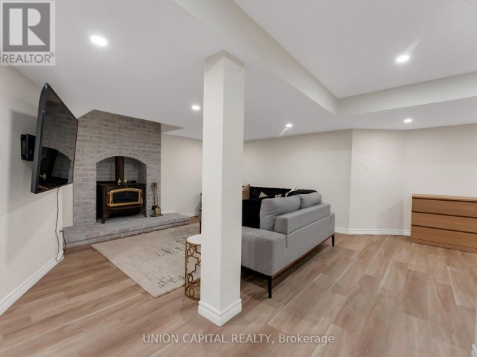 772 PEBBLE COURT, Pickering (Amberlea), Ontario, L1V3P3