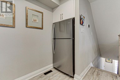 30 BRANDY LANE WAY Newmarket (Central Newmarket) Ontario photo 16