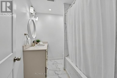 84 LONGFORD DRIVE Newmarket (Bristol-London) Ontario photo 12