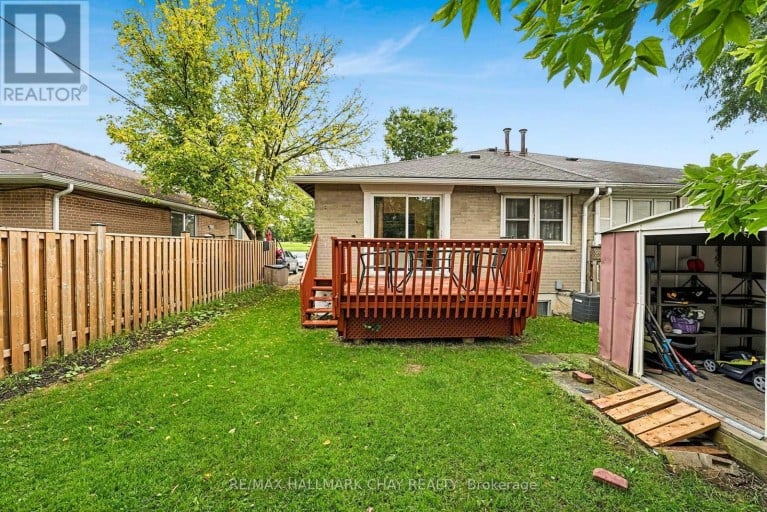 84 LONGFORD DRIVE, Newmarket (Bristol-London), Ontario, L3Y2Y4