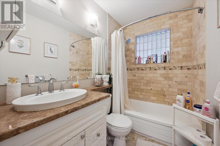 10 PICADILLY PLACE, Guelph (Dovercliffe Park/Old University), Ontario, N1G2P9