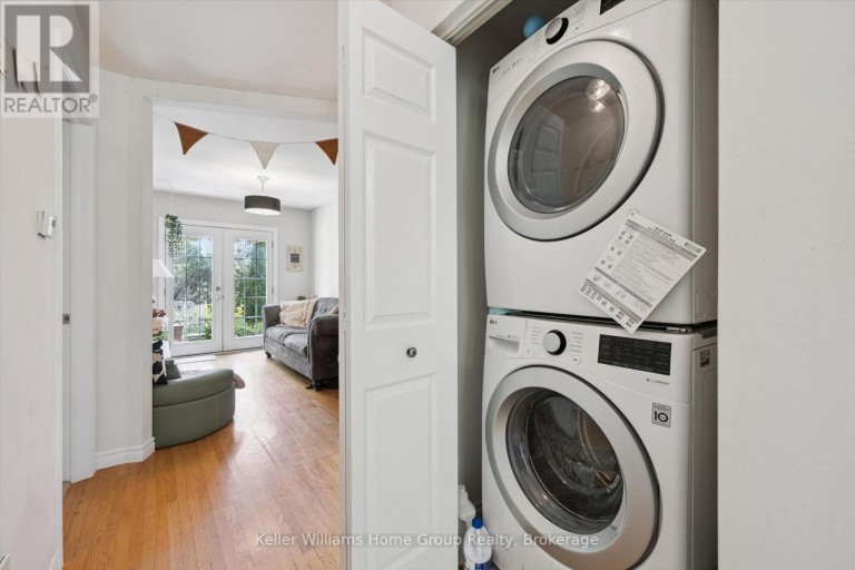 10 PICADILLY PLACE, Guelph (Dovercliffe Park/Old University), Ontario, N1G2P9