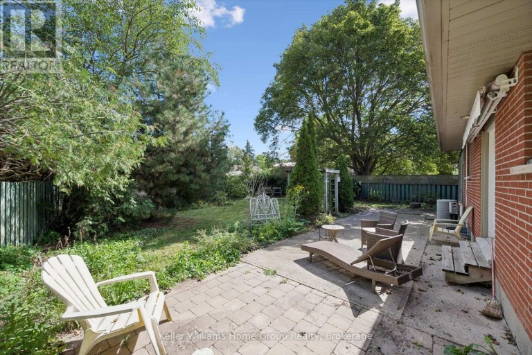 10 PICADILLY PLACE, Guelph (Dovercliffe Park/Old University), Ontario, N1G2P9