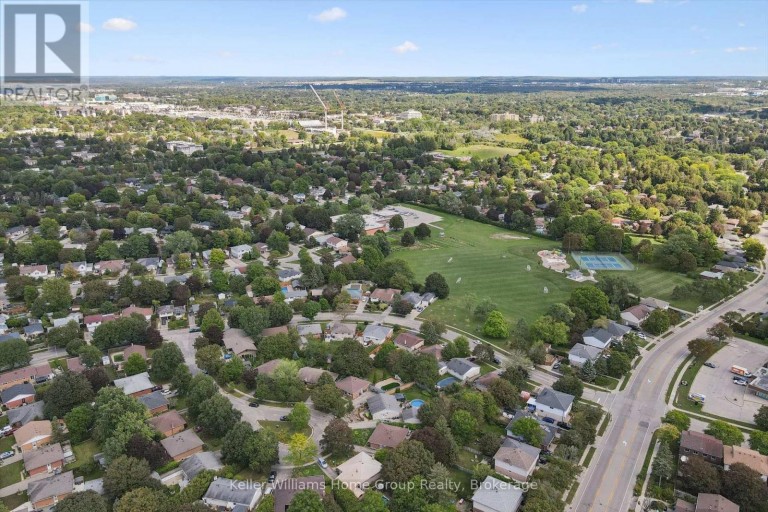 10 PICADILLY PLACE, Guelph (Dovercliffe Park/Old University), Ontario, N1G2P9