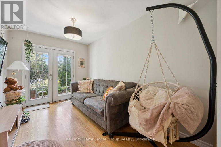 10 PICADILLY PLACE, Guelph (Dovercliffe Park/Old University), Ontario, N1G2P9
