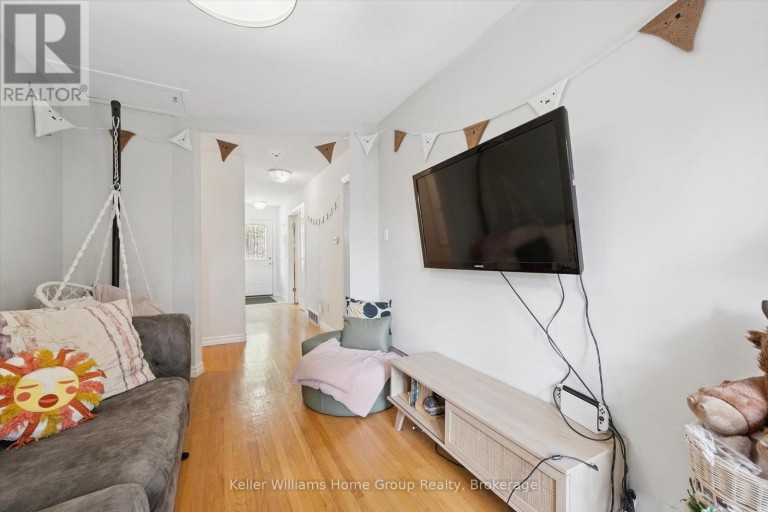 10 PICADILLY PLACE, Guelph (Dovercliffe Park/Old University), Ontario, N1G2P9