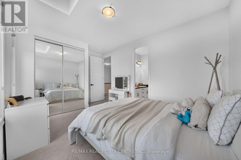 1404 KOVACHIK BOULEVARD, Milton (Walker), Ontario, L9E1W3