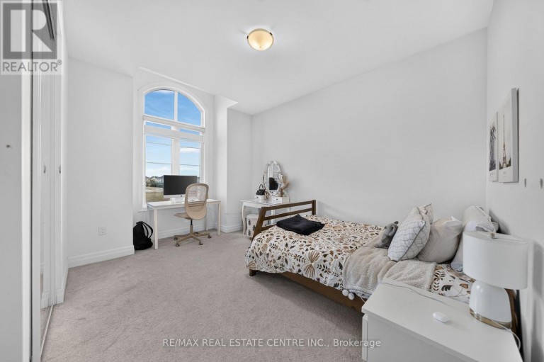 1404 KOVACHIK BOULEVARD, Milton (Walker), Ontario, L9E1W3