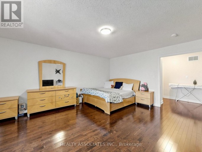 35 GODLIMAN ROAD, Brampton (Credit Valley), Ontario, L6X5G3