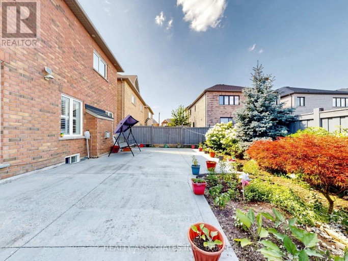 35 GODLIMAN ROAD, Brampton (Credit Valley), Ontario, L6X5G3