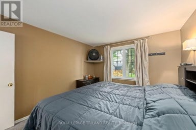1611 TROSSACKS AVENUE London North (North C) Ontario photo 15