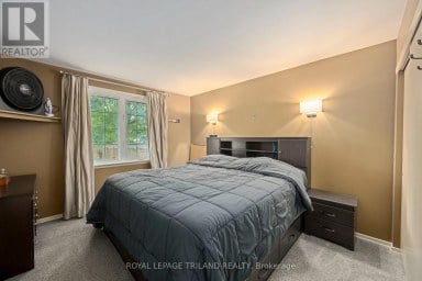 1611 TROSSACKS AVENUE London North (North C) Ontario photo 16