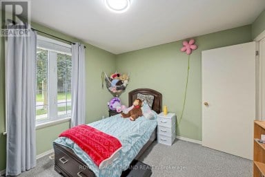 1611 TROSSACKS AVENUE London North (North C) Ontario photo 19
