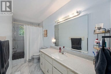 1611 TROSSACKS AVENUE London North (North C) Ontario photo 20
