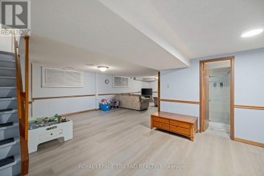 1611 TROSSACKS AVENUE London North (North C) Ontario photo 22