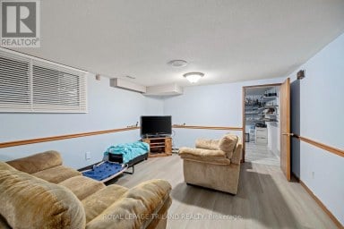 1611 TROSSACKS AVENUE London North (North C) Ontario photo 23