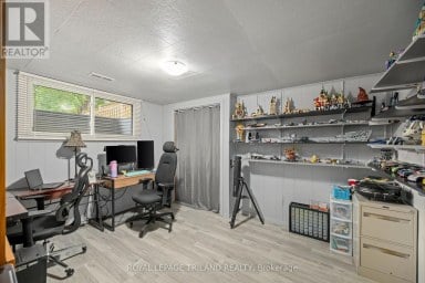 1611 TROSSACKS AVENUE London North (North C) Ontario photo 24