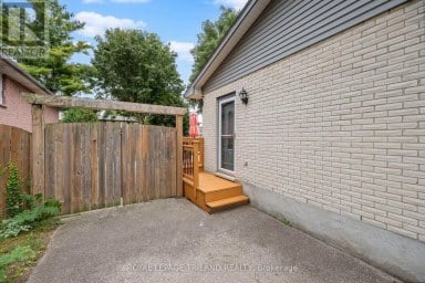 1611 TROSSACKS AVENUE London North (North C) Ontario photo 27
