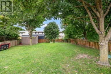 1611 TROSSACKS AVENUE London North (North C) Ontario photo 32