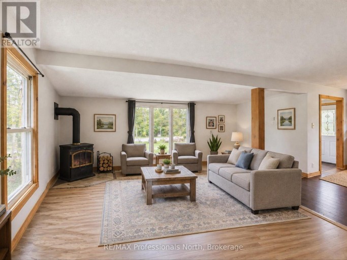 31 HUTCHESON BEACH ROAD E, Huntsville (Chaffey), Ontario, P1H1N4