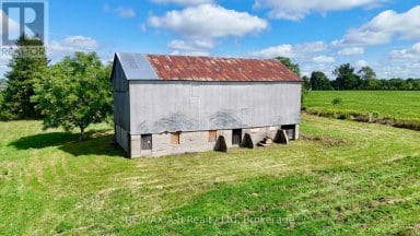 4225 LINE 7 Perth South (Blanshard) Ontario photo 7