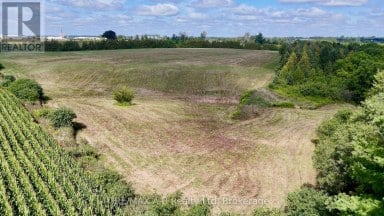 4225 LINE 7 Perth South (Blanshard) Ontario photo 9