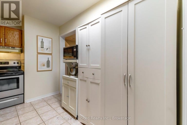 15 - 36 CHAMPLAIN CRESCENT, Peterborough (Northcrest Ward 5), Ontario, K9L1T1