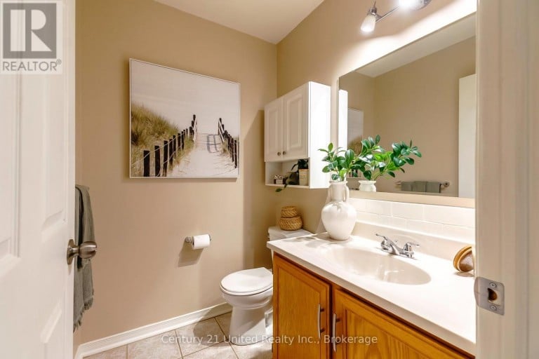 15 - 36 CHAMPLAIN CRESCENT, Peterborough (Northcrest Ward 5), Ontario, K9L1T1