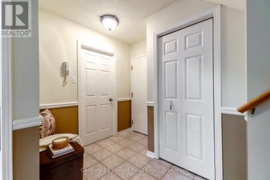 15 - 36 CHAMPLAIN CRESCENT Peterborough (Northcrest Ward 5) Ontario photo 3
