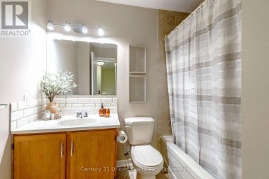 15 - 36 CHAMPLAIN CRESCENT Peterborough (Northcrest Ward 5) Ontario photo 36