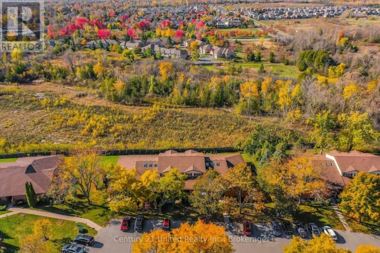 15 - 36 CHAMPLAIN CRESCENT, Peterborough (Northcrest Ward 5), Ontario, K9L1T1