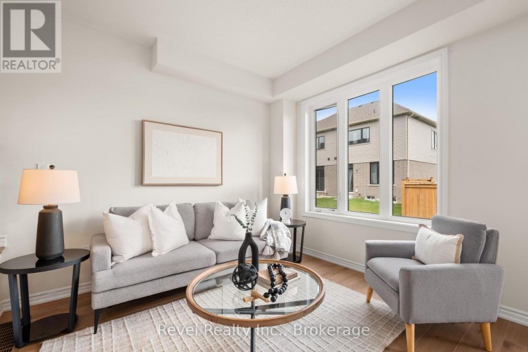 38 HICKEY LANE, Kawartha Lakes (Lindsay), Ontario, K9V1T9