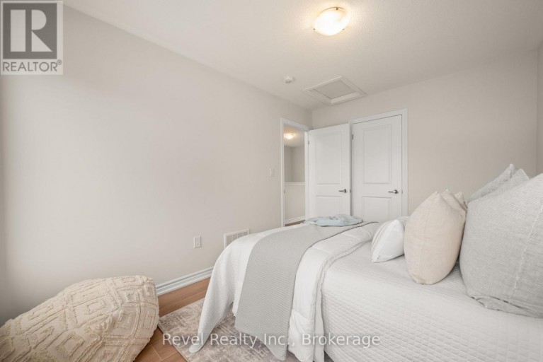 38 HICKEY LANE, Kawartha Lakes (Lindsay), Ontario, K9V1T9