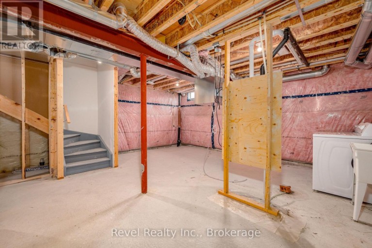38 HICKEY LANE, Kawartha Lakes (Lindsay), Ontario, K9V1T9