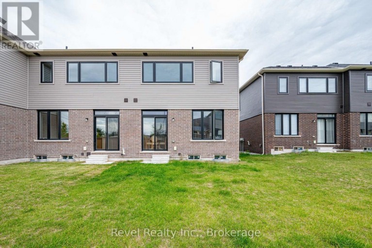 38 HICKEY LANE, Kawartha Lakes (Lindsay), Ontario, K9V1T9