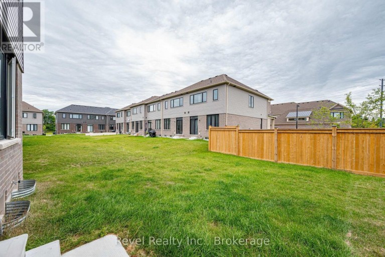 38 HICKEY LANE, Kawartha Lakes (Lindsay), Ontario, K9V1T9