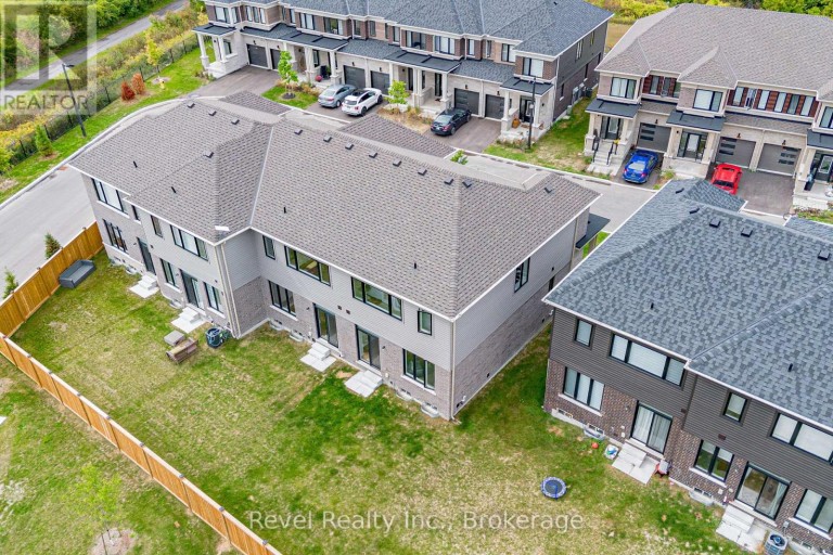 38 HICKEY LANE, Kawartha Lakes (Lindsay), Ontario, K9V1T9