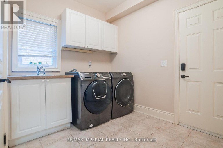 23A MACKAY DRIVE, Richmond Hill (South Richvale), Ontario, L4C6N9
