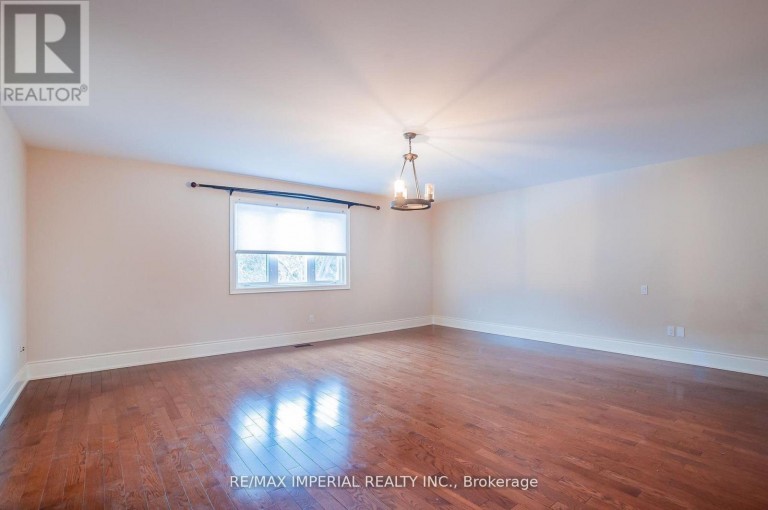 23A MACKAY DRIVE, Richmond Hill (South Richvale), Ontario, L4C6N9