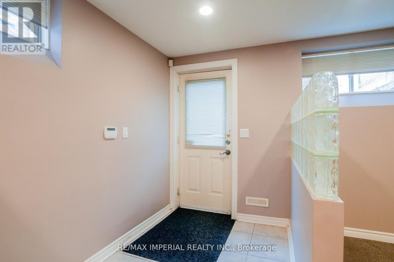 23A MACKAY DRIVE, Richmond Hill (South Richvale), Ontario, L4C6N9