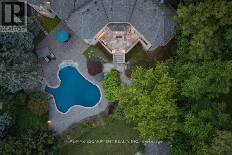 4038 LAKESHORE ROAD, Burlington (Shoreacres), Ontario, L7L1A1
