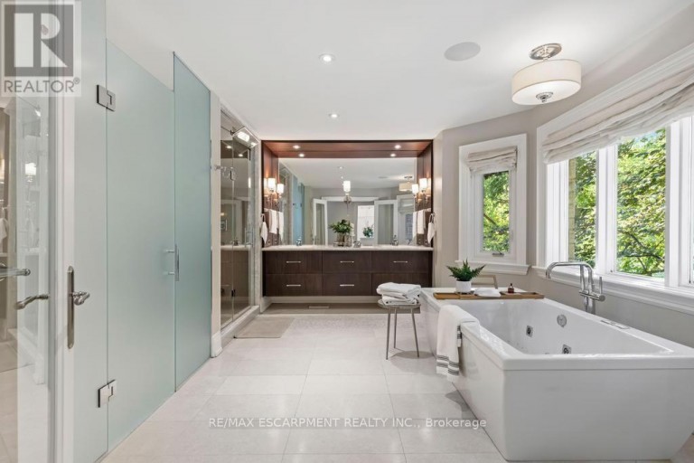 4038 LAKESHORE ROAD, Burlington (Shoreacres), Ontario, L7L1A1